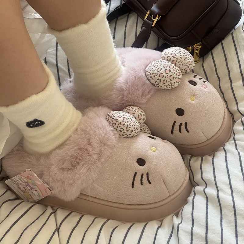 Chaussons Hello Kitty en fourrure douce