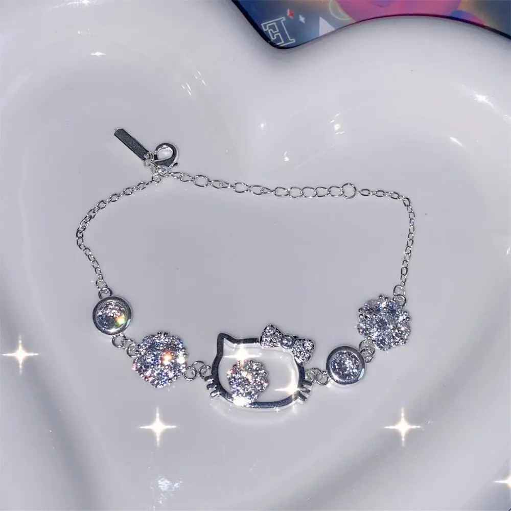 Bracelet argenté Hello Kitty – Orné de pierres fines scintillantes