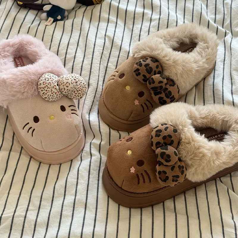 Chaussons Hello Kitty en fourrure douce